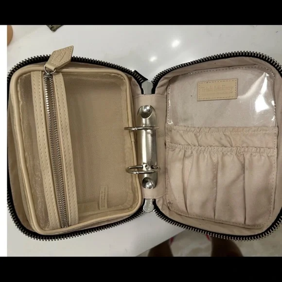 Trish McEvoy Black Lace makeup planner - Picture 8 of 11